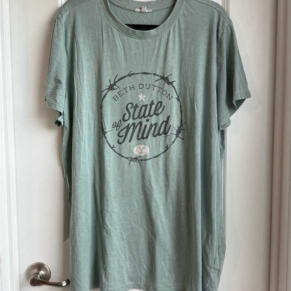 Maurices Oversized Yellowstone, Green SOFT Graphic Tee, 0X - Picture 1 of 4